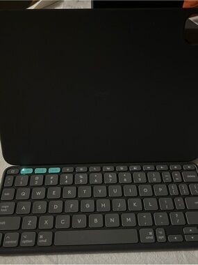 Logitech Keyboard Case for 11-inch iPad - Black with Teal Accent